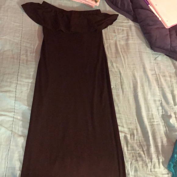 A black dress - Picture 3 of 3